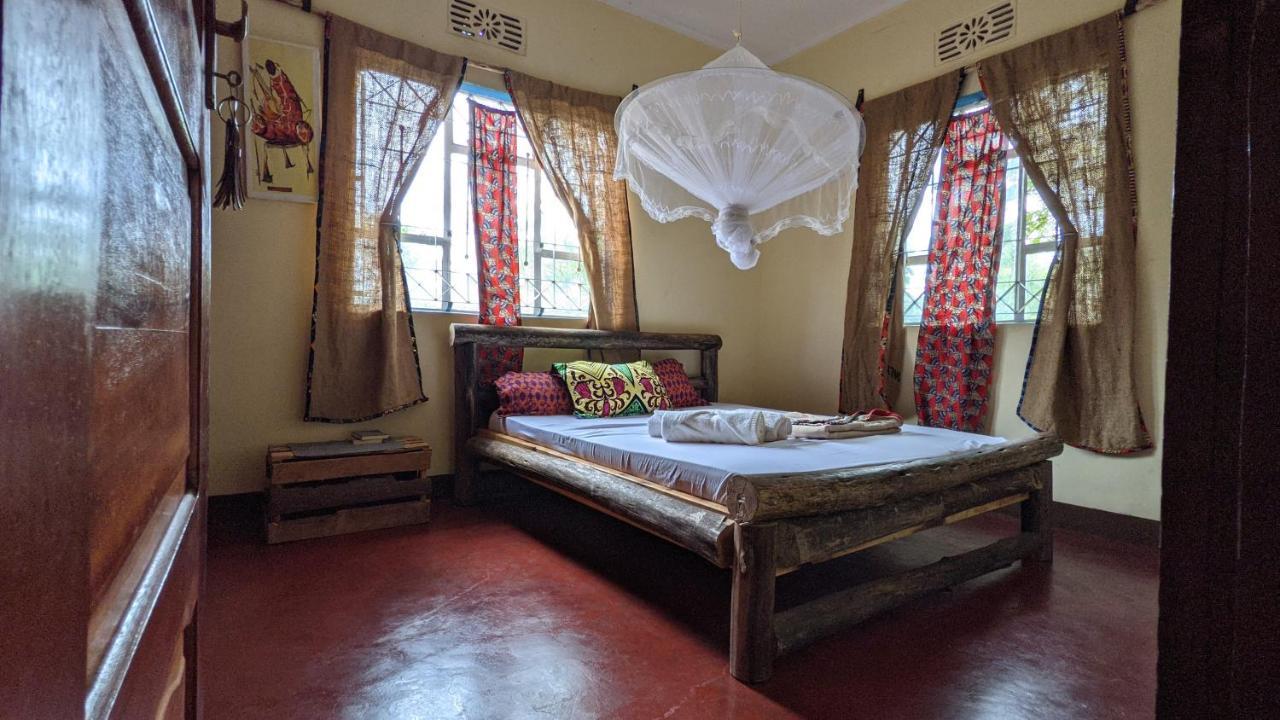 Backyard Hostel Moshi Exterior photo
