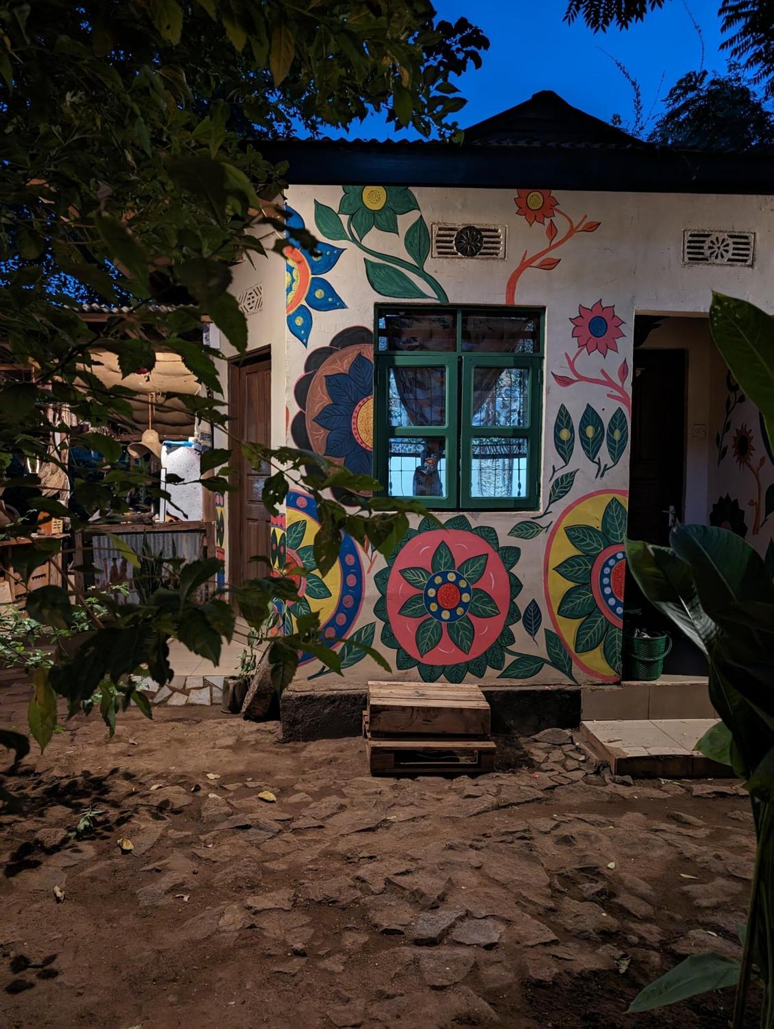 Backyard Hostel Moshi Exterior photo