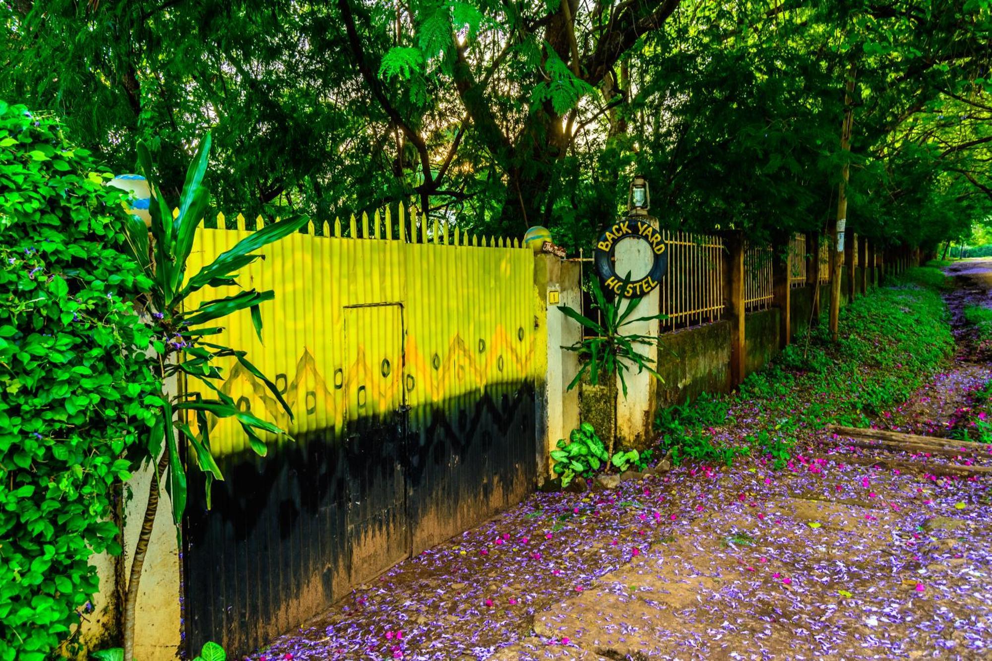 Backyard Hostel Moshi Exterior photo
