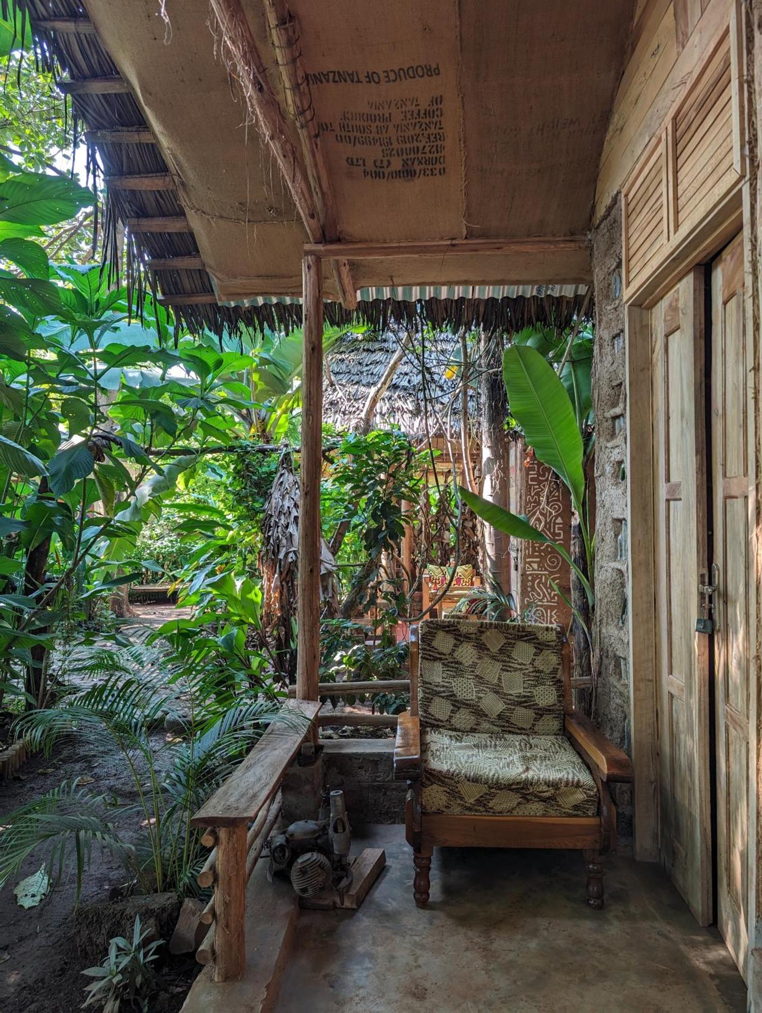 Backyard Hostel Moshi Exterior photo